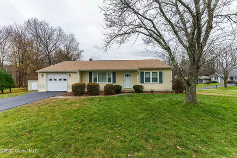 30 Clinton Ave, Troy, NY 12180