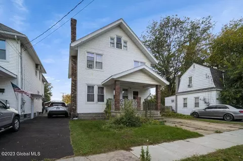 1052 Hegeman St, Schenectady, NY 12306