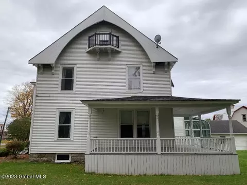 45 Oak St, Champlain, NY 12919 photo 3