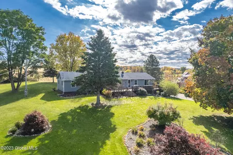 758 Bullshead Rd, Amsterdam, NY 12010