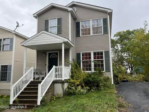 555 Lark Dr, Albany, NY 12210