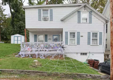 42 Westerlo St, Coeymans, NY 12045