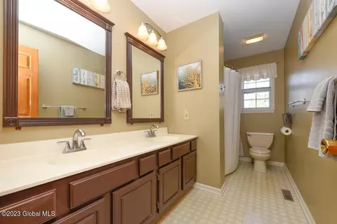 102 Trinity Pl, Selkirk, NY 12158 photo 16