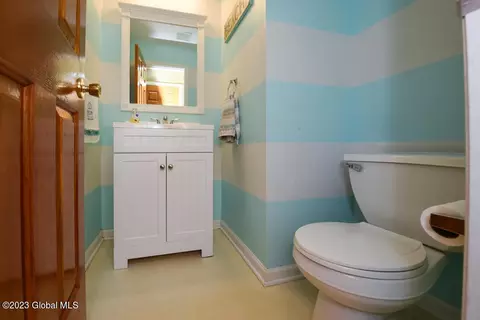 102 Trinity Pl, Selkirk, NY 12158 photo 9