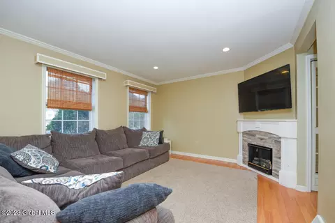 102 Trinity Pl, Selkirk, NY 12158 photo 7