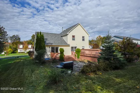 102 Trinity Pl, Selkirk, NY 12158 photo 27