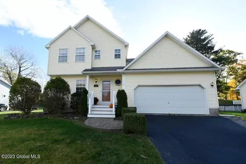 102 Trinity Pl, Selkirk, NY 12158