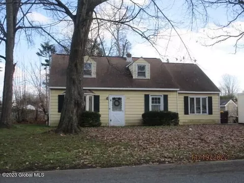 1104 Outer Dr, Schenectady, NY 12303