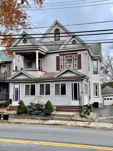 181 Market St, Amsterdam, NY 12010