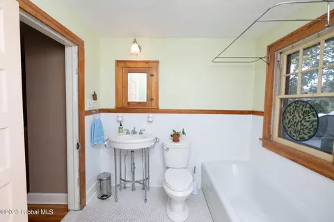 1017 Phoenix Ave, Schenectady, NY 12308 photo 46