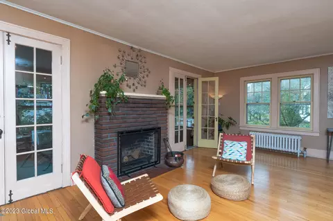 1017 Phoenix Ave, Schenectady, NY 12308 photo 17
