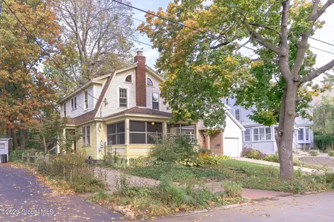 1017 Phoenix Ave, Schenectady, NY 12308 photo 4