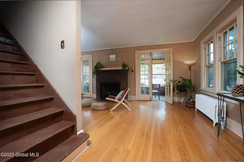 1017 Phoenix Ave, Schenectady, NY 12308 photo 25