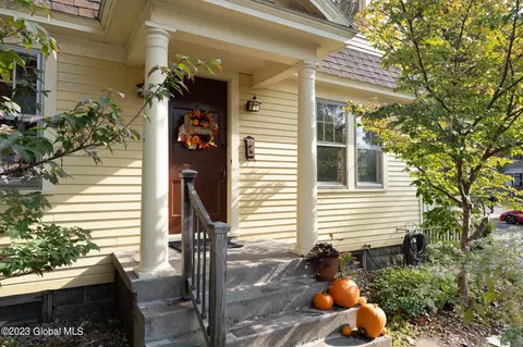1017 Phoenix Ave, Schenectady, NY 12308 photo 12