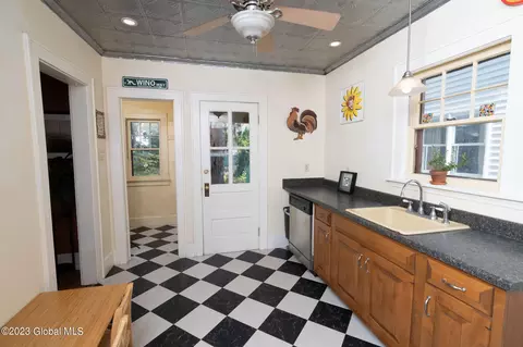 1017 Phoenix Ave, Schenectady, NY 12308 photo 32
