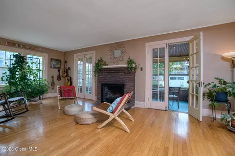 1017 Phoenix Ave, Schenectady, NY 12308 photo 14