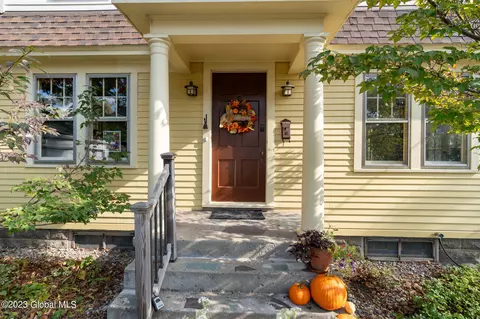 1017 Phoenix Ave, Schenectady, NY 12308 photo 9
