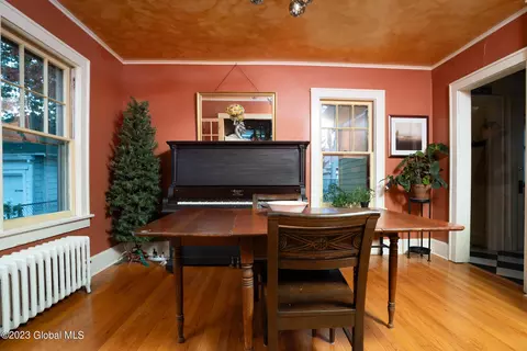 1017 Phoenix Ave, Schenectady, NY 12308 photo 26