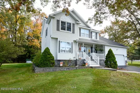 1213 Sandra Ct, Schenectady, NY 12303