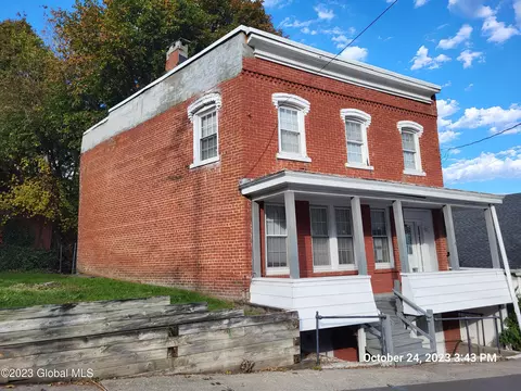 12 Westerlo St, Coeymans, NY 12045