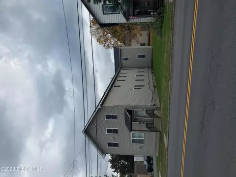 790 2nd Ave, Troy, NY 12182