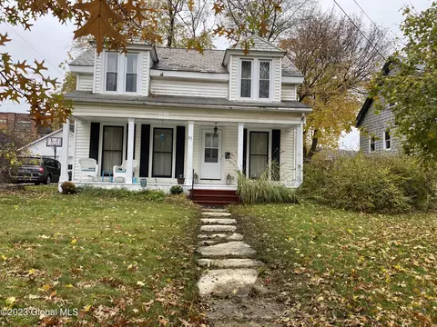 91 Church St, Hoosick Falls, NY 12090
