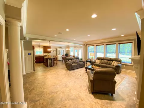 790 Waters Rd, Glenville, NY 12302 photo 22