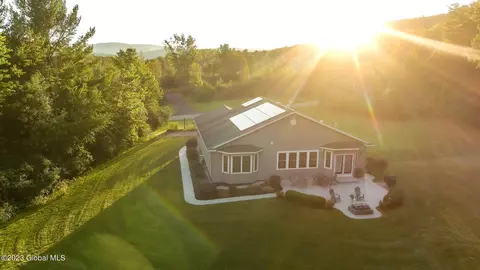 790 Waters Rd, Glenville, NY 12302 photo 9