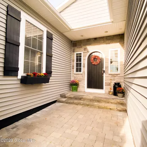 790 Waters Rd, Glenville, NY 12302 photo 4