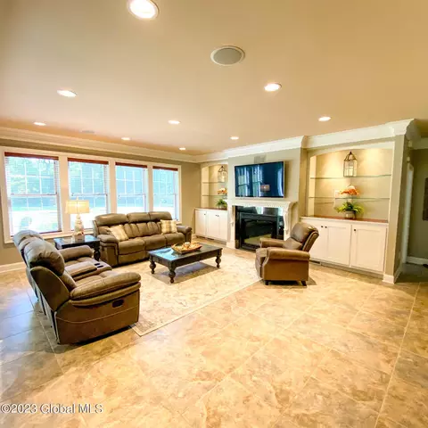 790 Waters Rd, Glenville, NY 12302 photo 25