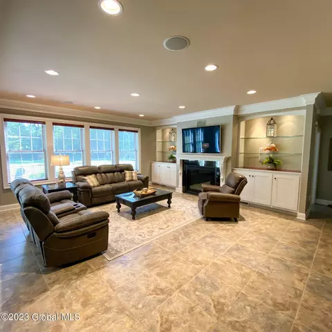 790 Waters Rd, Glenville, NY 12302 photo 23