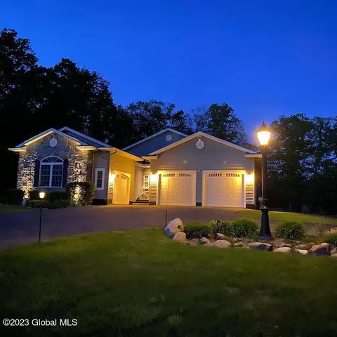 790 Waters Rd, Glenville, NY 12302 photo 2