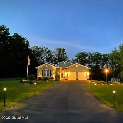 790 Waters Rd, Glenville, NY 12302 photo 3