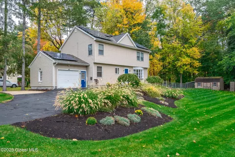 49 Alden Ct, Delmar, NY 12054