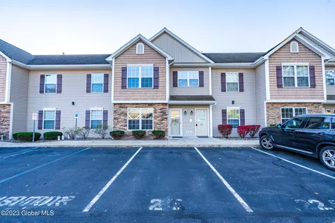 2000 Curry Rd # 25, Schenectady, NY 12303