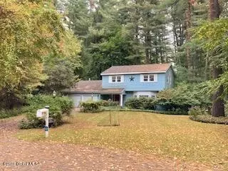 50 Pinewood Rd, Guilderland, NY 12084