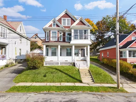 21 Mcclellan Ave, Amsterdam, NY 12010