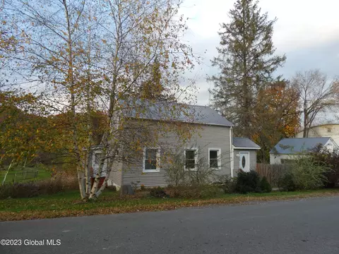 119 Tomhannock Rd, Valley Falls, NY 12185