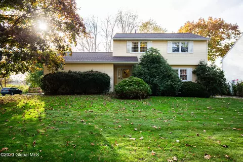 47 Jefferson Rd, Glenmont, NY 12077