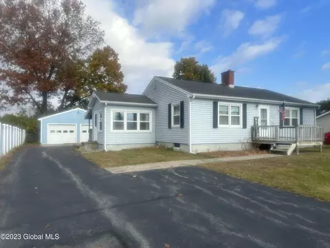 25 William St, South Glens Falls, NY 12803
