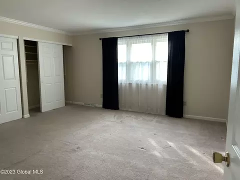39 Commonwealth Dr, Glenmont, NY 12077 photo 12