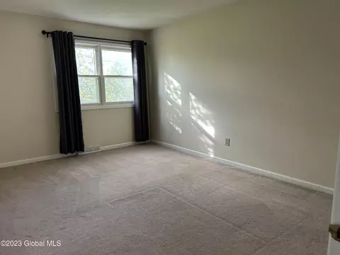 39 Commonwealth Dr, Glenmont, NY 12077 photo 16