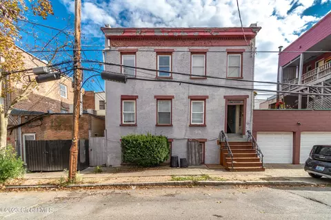 58 Philip St, Albany, NY 12202