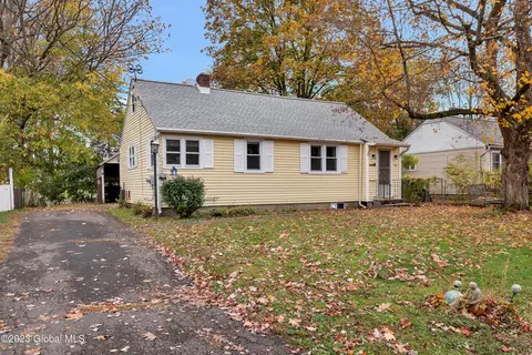35 Houseman Ave, Chatham, NY 12037