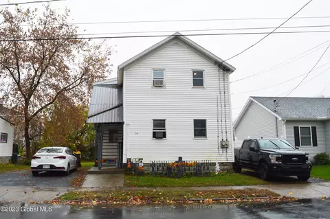 94 Montcalm St, Glens Falls, NY 12801