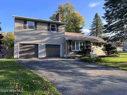 6 Riverview Dr, Rotterdam Junction, NY 12150