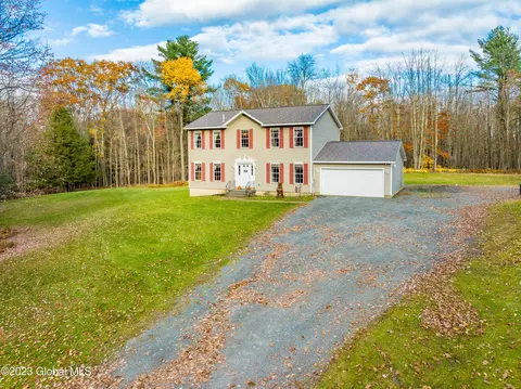 74 Foster Rd, Cropseyville, NY 12052