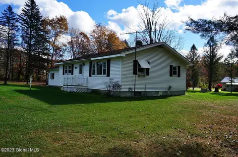 8 Mailbox Way, Eagle Bridge, NY 12057 photo 3
