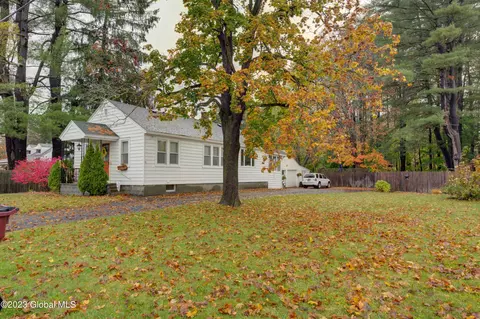 15 Dunning Ave, Albany, NY 12205