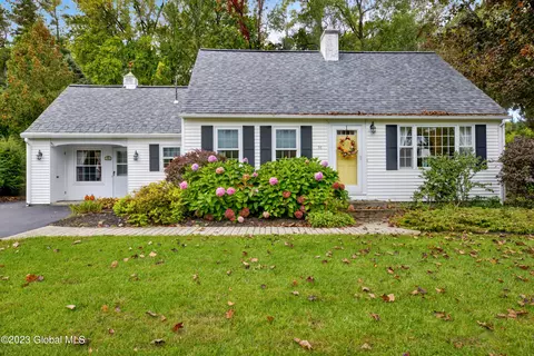 16 E Newton Rd, Newtonville, NY 12110